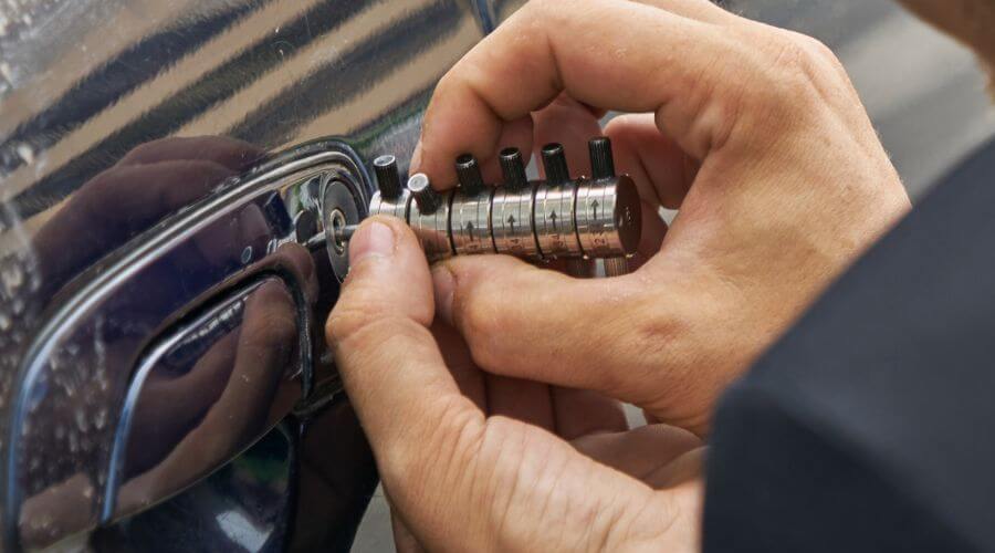 Expert new roof installation services in Oneida, IL